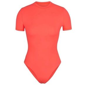SOLD OUT SKIMS FITS EVERYBODY T-SHIRT BODYSUIT